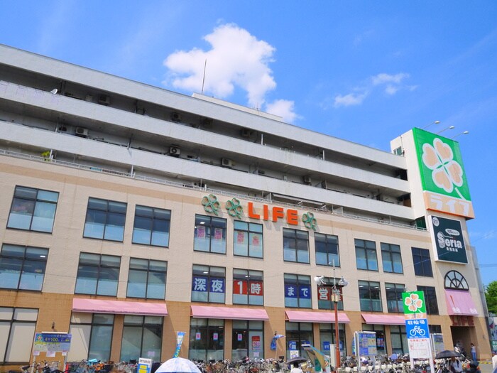 LIFEつつじヶ丘店(スーパー)まで97m フレアつつじヶ丘