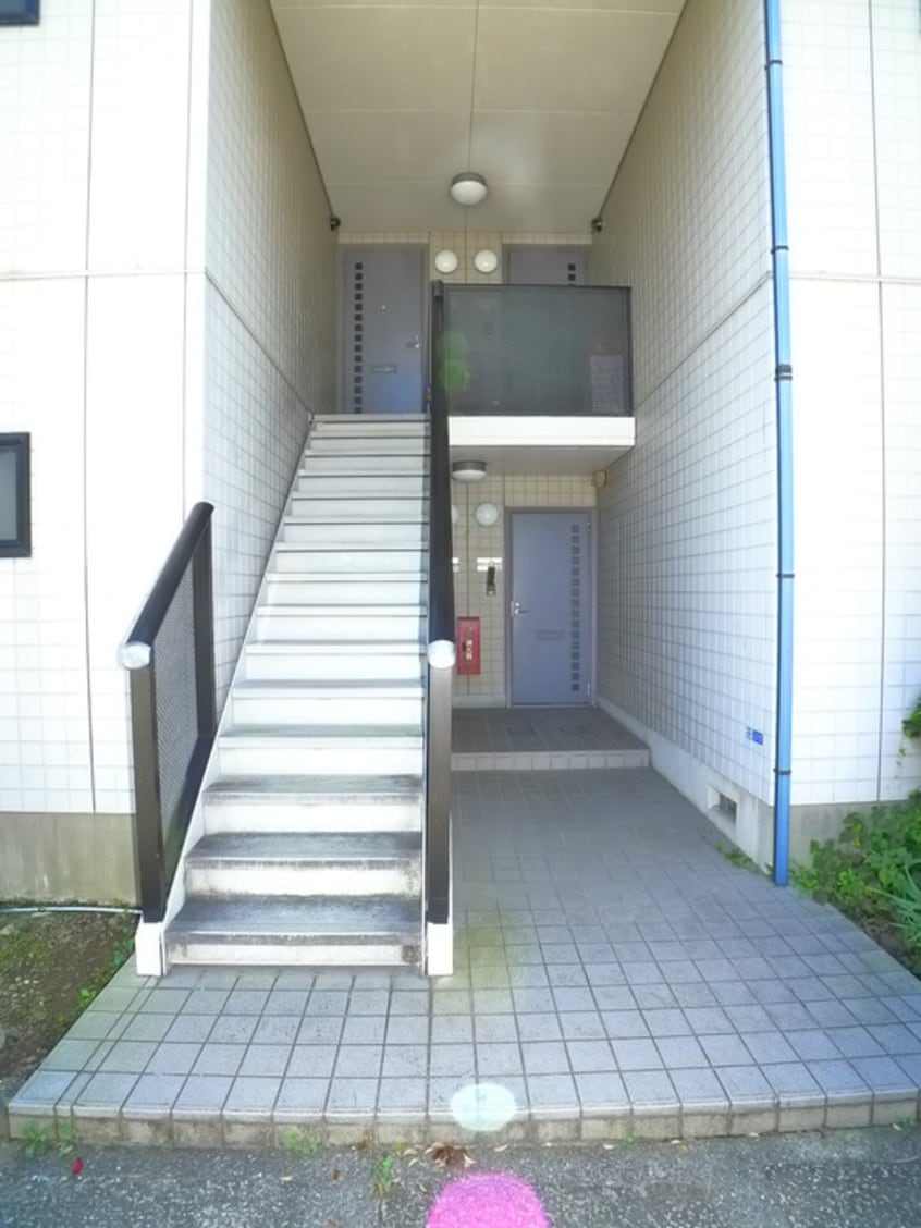 エントランス部分 ピアーザ市川