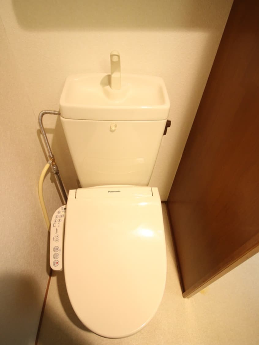 トイレ カナリア館