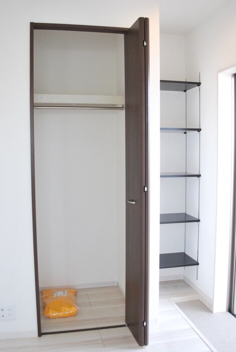 収納 スカーラ・ネーロ