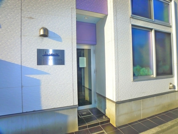 エントランス部分 ル・ブリストル・カルハ