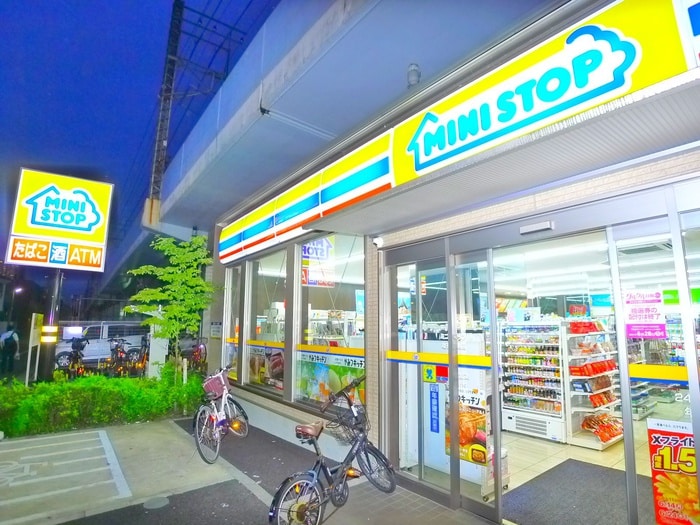 ミニストップ(コンビニ)まで197m ル・ブリストル・カルハ