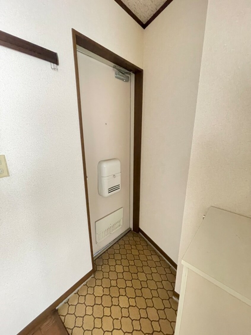 玄関 ハイツヤナギ