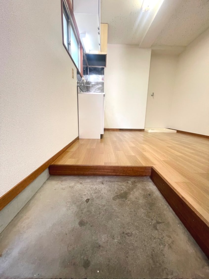 玄関 利久ハイツ