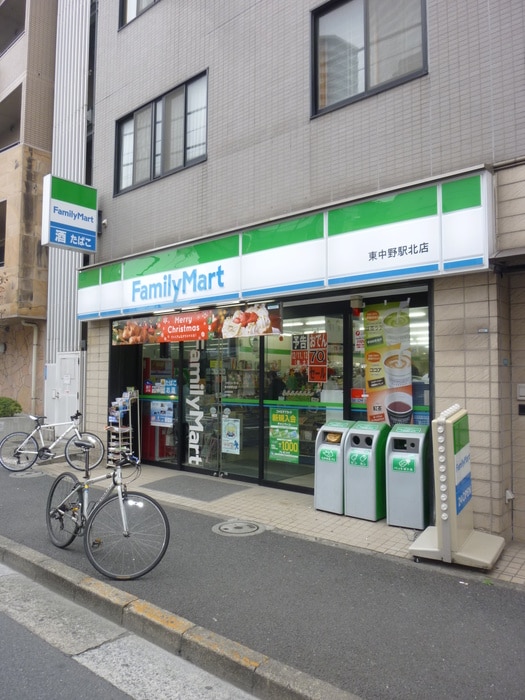 ファミリーマート(コンビニ)まで117m コンフォリア東中野ＤＥＵＸ