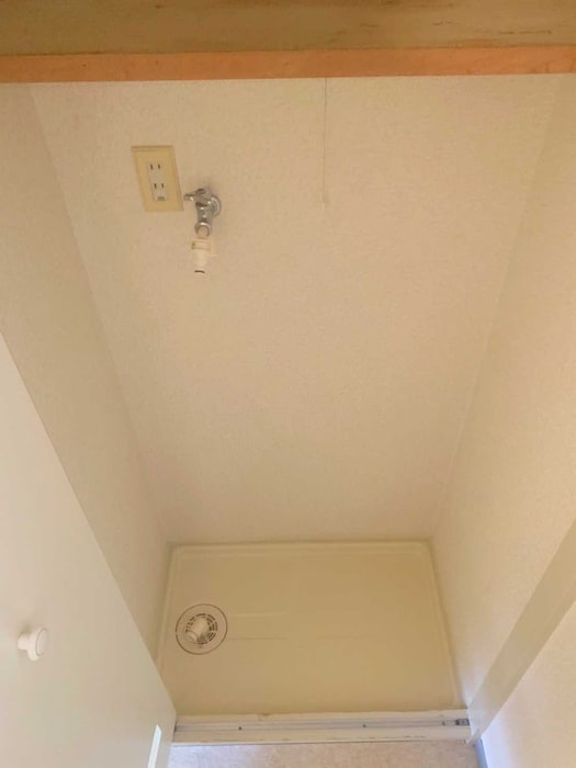 洗濯機置場 エマーレ中野新橋