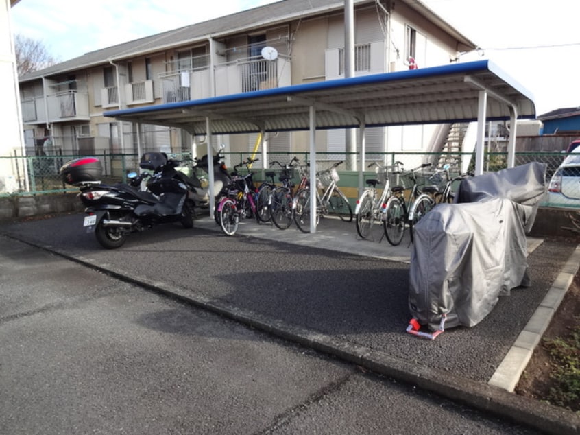 駐輪場 グリ－ンハイムさいとう