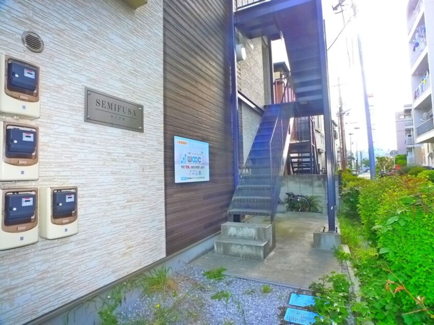 駐輪場 SEMIFUSA