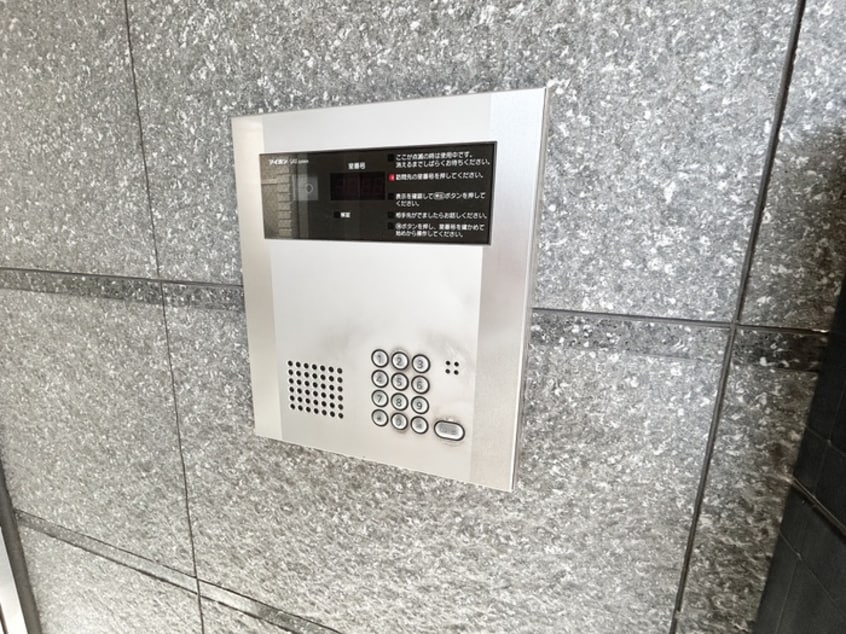 エントランス部分 スクエアⅡ