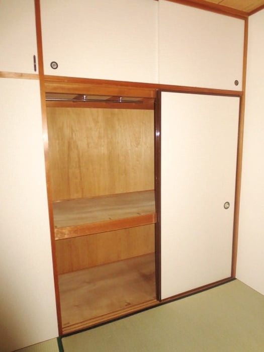 収納 シュロス中之庭