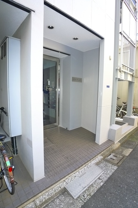 エントランス部分 ケン・フラット