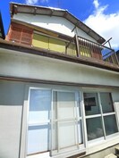 西佐津間戸建　右側の外観
