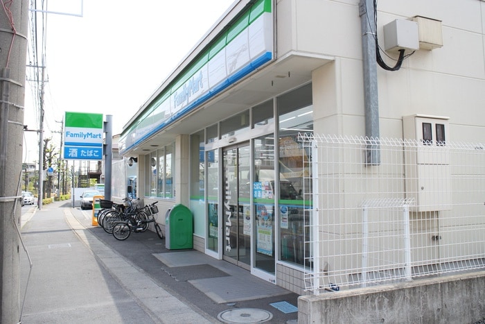 ファミリーマート堰3丁目店(コンビニ)まで350m リブリ・クレスタ