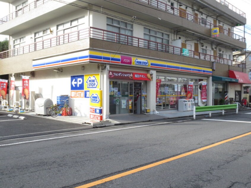 ミニストップ(コンビニ)まで180m リブリ・竹ノ塚Ⅱ