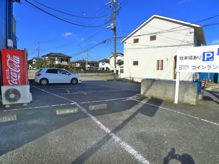 駐車場 K-Forum Bldg.