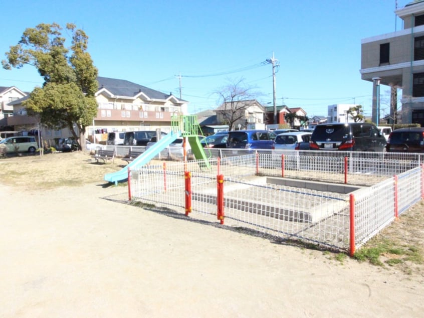 恩間公園(公園)まで400m カルムメゾン