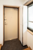 玄関 レジーナ都立大学
