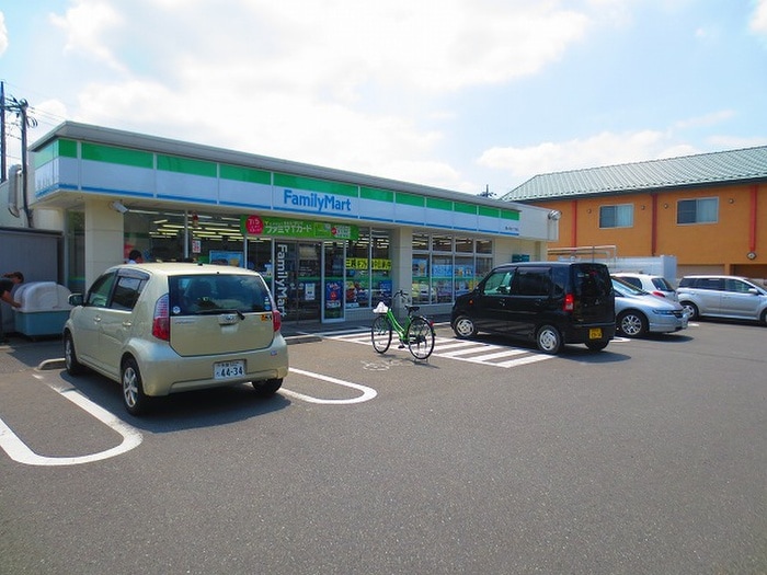 ファミリーマート(コンビニ)まで223m ベルゾーネ橋本Ⅰ