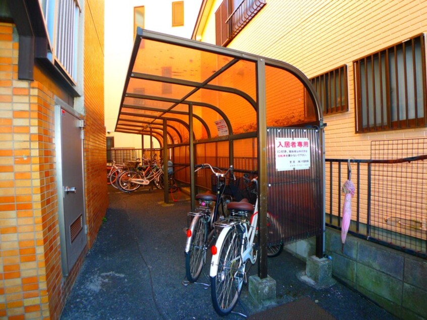 駐輪場 ロワールウエスト 1