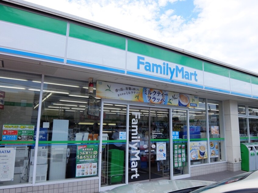 ファミリーマート世田谷教育会館前店(コンビニ)まで225m ドマーニ弦巻