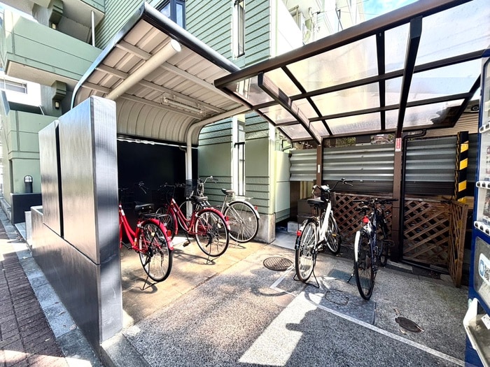 駐輪場 住吉ハウス