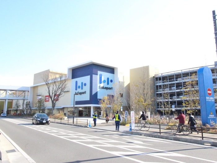 ららぽーと(ショッピングセンター/アウトレットモール)まで1186m ラ・ミア・カーサ