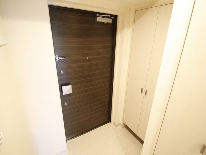 玄関 ONE ROOF RESIDENCE KIBA EAST
