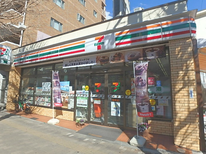 セブンイレブン(コンビニ)まで185m Reve Residence本駒込
