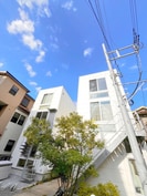 The River Side AOTOの外観