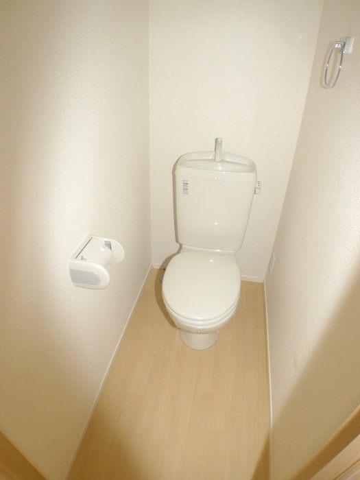 トイレ オークリーフ