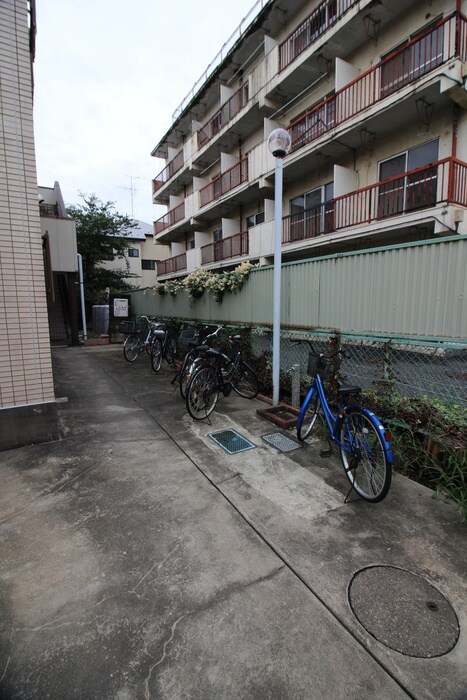 バイク置き場 エクセル宮原