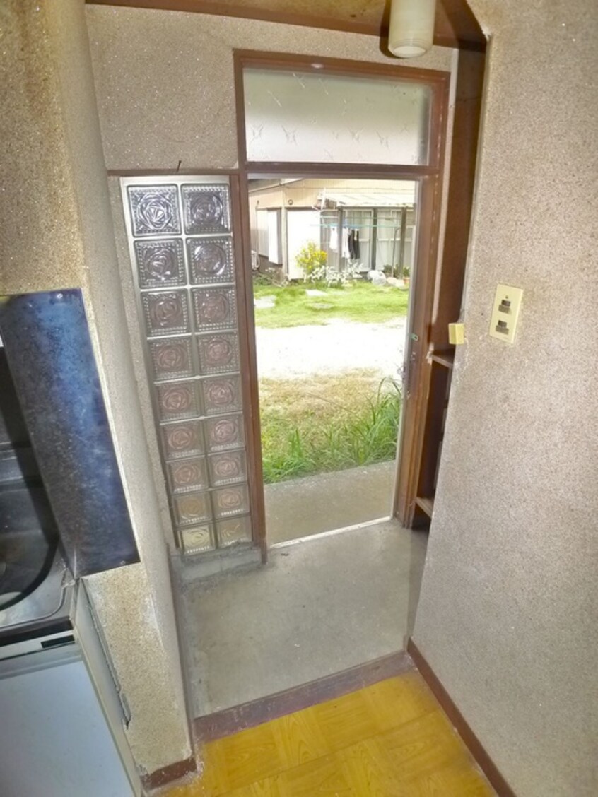 玄関 内田貸家３