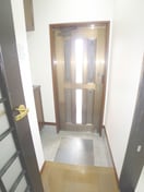 玄関 ユーカリビル