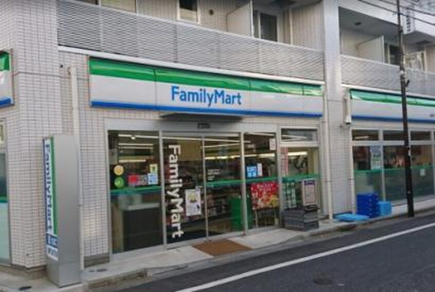 ファミリーマート　丸萬千川駅前店(コンビニ)まで438m 豊島千早レジデンス