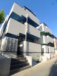 3Ｆ　ＨＡＵS