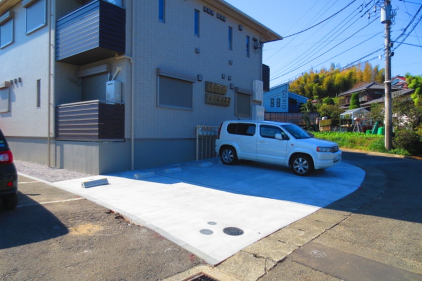 駐車場 エルカーサ荏田