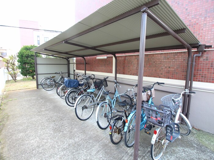 駐輪場 山口ハイツ