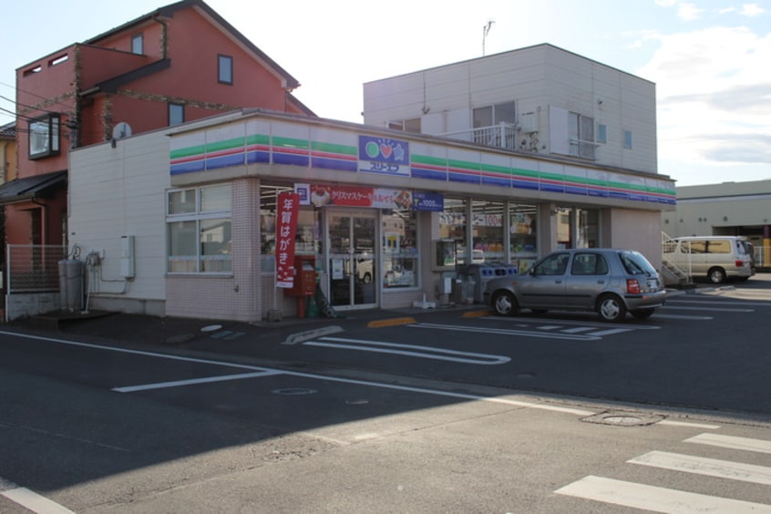 スリーエフ(コンビニ)まで136m パインハイツ３