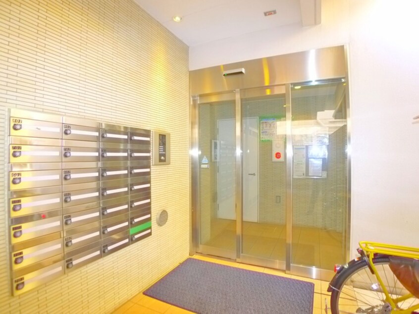 エントランス部分 グレイス綾瀬