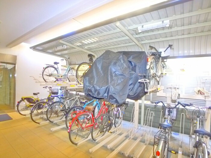 駐輪場 グレイス綾瀬