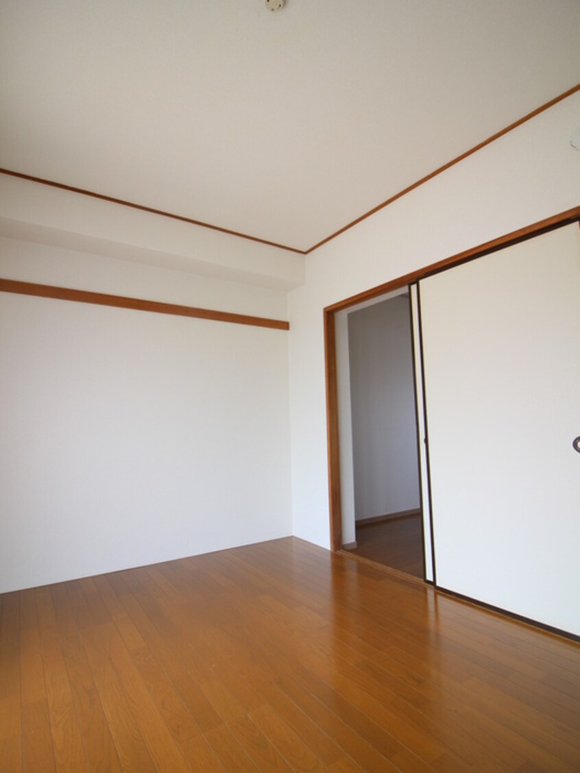 居室 鈴木ﾊｲﾂ