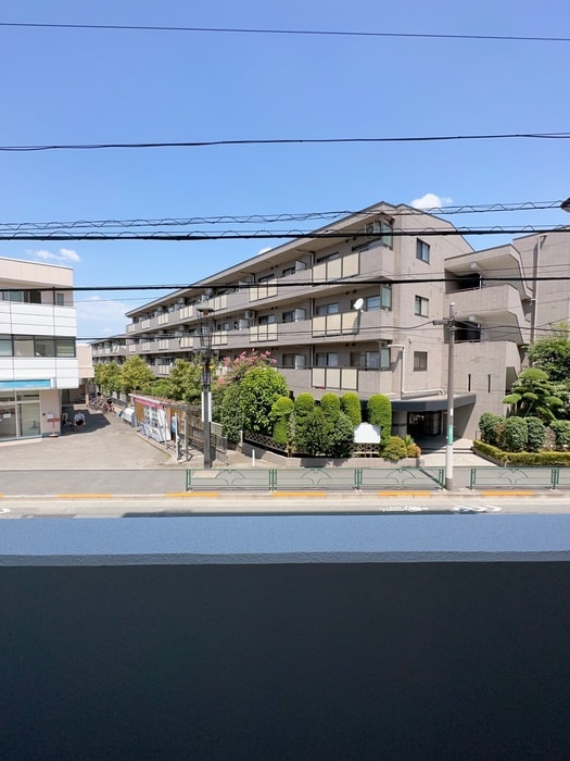 室内からの展望 ｱｲﾙﾌﾟﾚﾐｱﾑ東京府中（202）