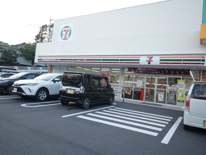セブンイレブン横浜佐江戸町店(コンビニ)まで100m ハイマートアサヒ弐番館