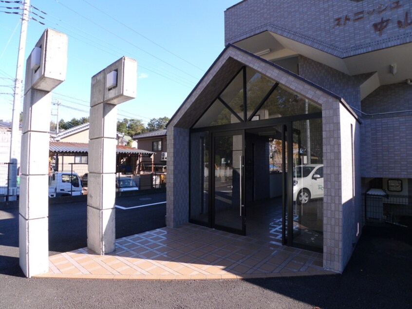 エントランス部分 ストニッシュ中山