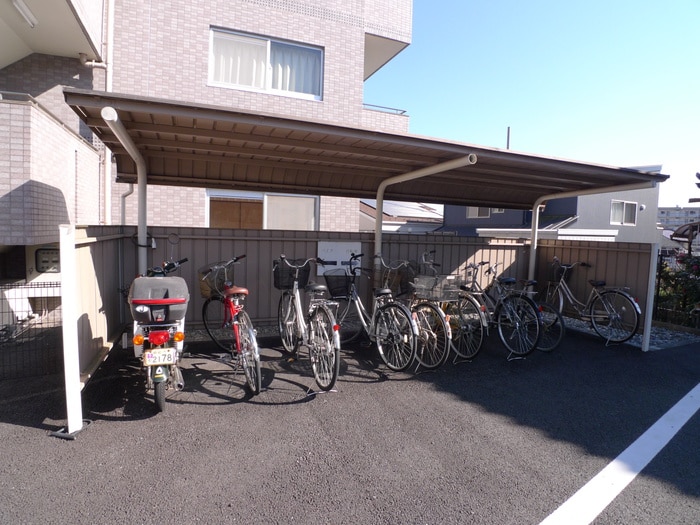 駐輪場 ストニッシュ中山