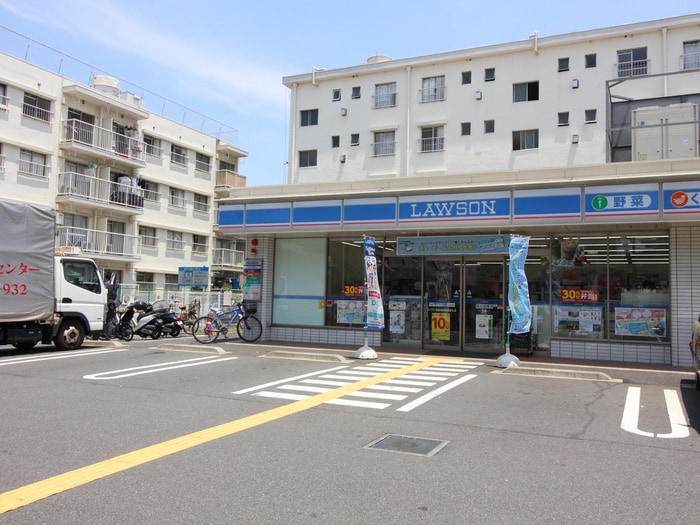 ローソン　中野本町新橋通り(コンビニ)まで40m ラクラス新中野