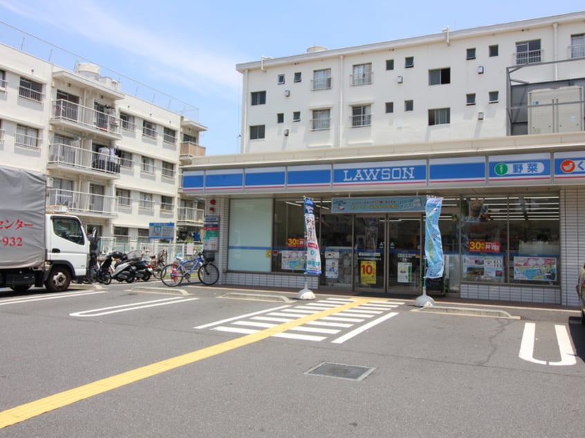 ローソン　中野本町新橋通り(コンビニ)まで40m ラクラス新中野
