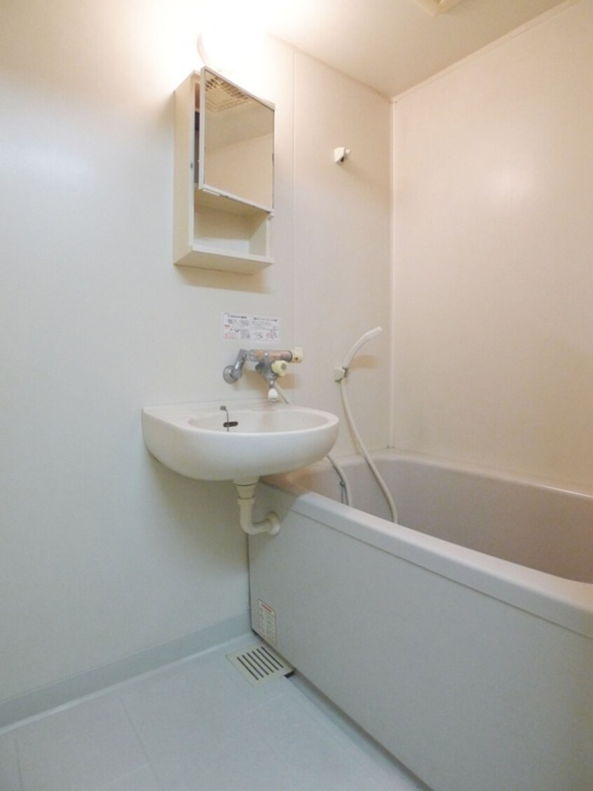 バス／シャワールーム等 万精ハイツ