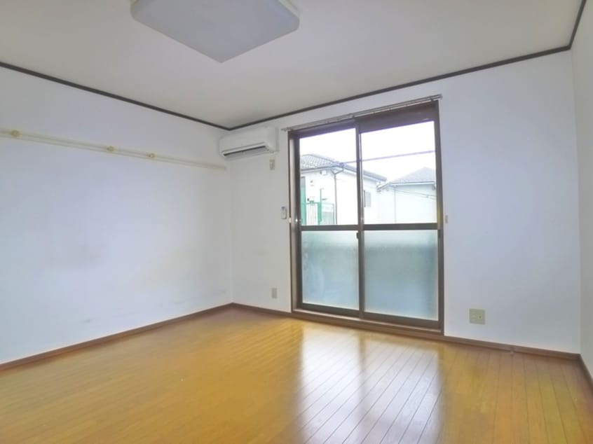 居室 万精ハイツ