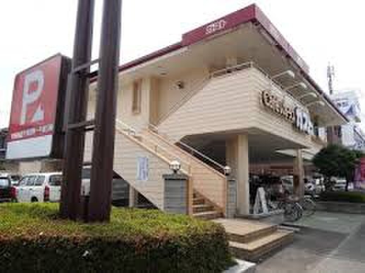 ガスト町田旭町店(その他飲食（ファミレスなど）)まで1000m ア－バングロ－ブ